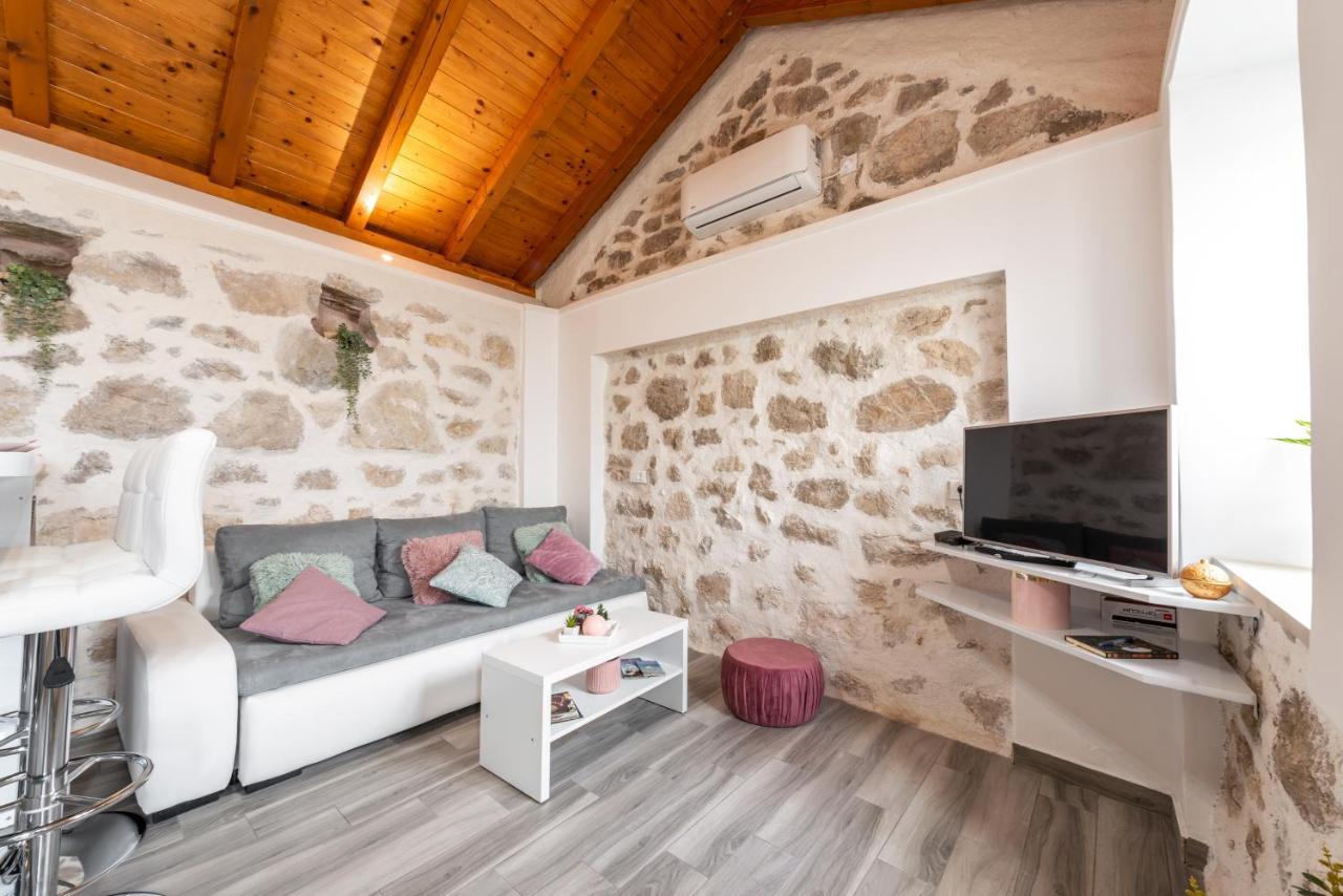 Little Stone House Διαμέρισμα Buici  Εξωτερικό φωτογραφία