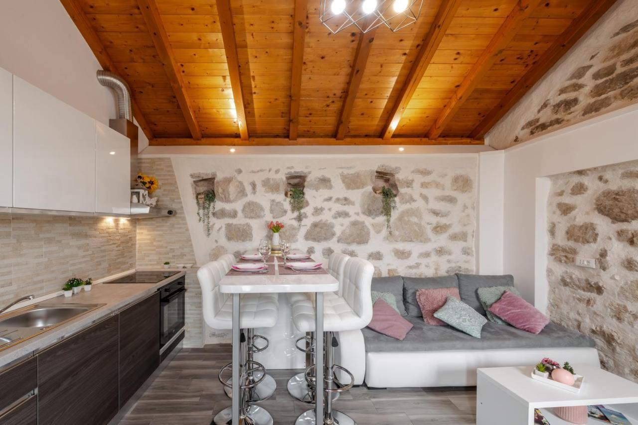 Little Stone House Διαμέρισμα Buici  Εξωτερικό φωτογραφία