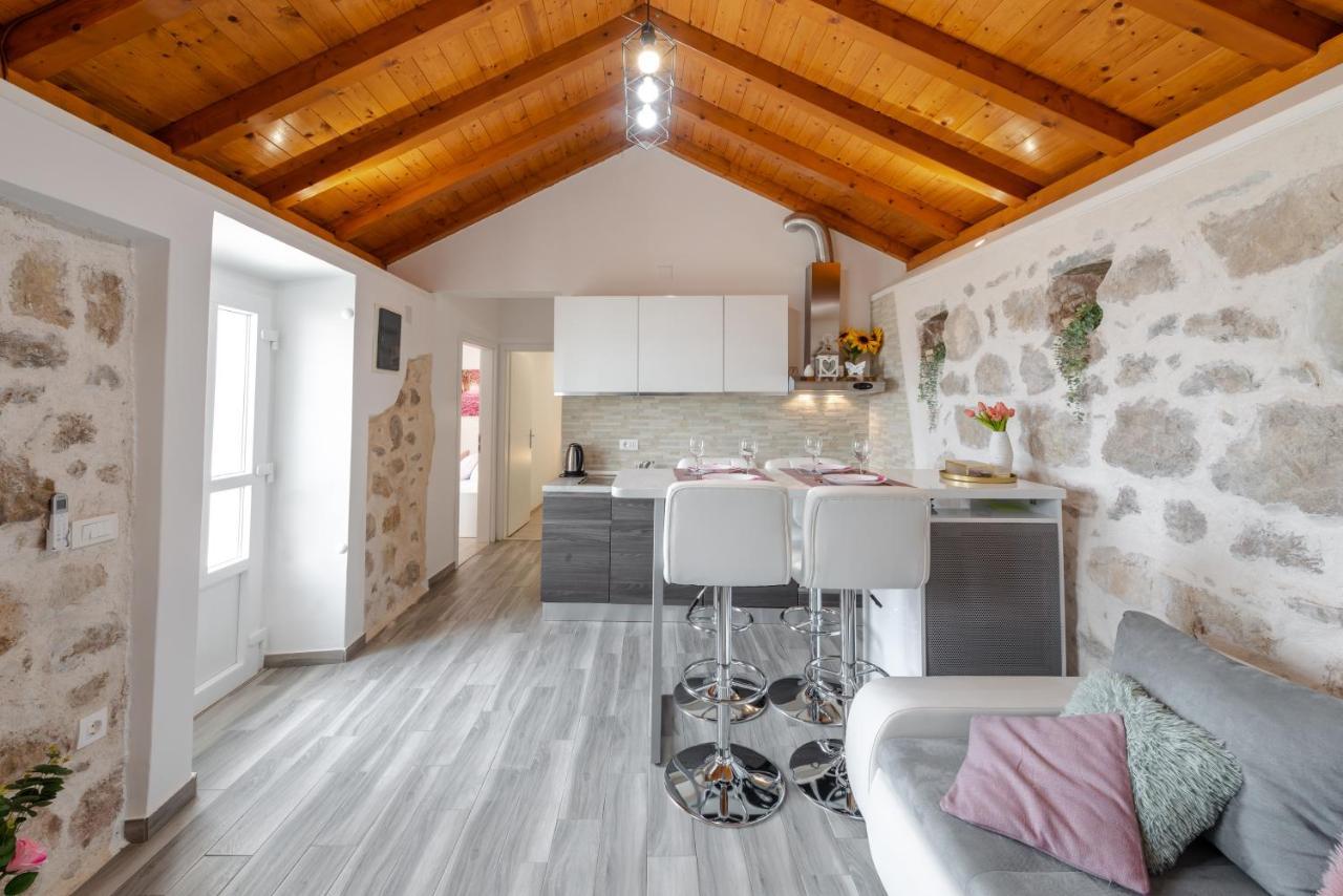 Little Stone House Διαμέρισμα Buici  Εξωτερικό φωτογραφία